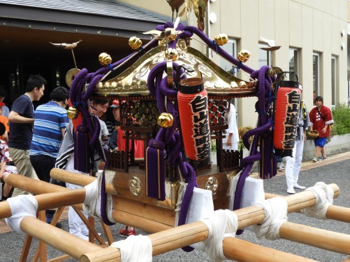 手子神社例大祭　白山道町内会お神輿がやって来ました