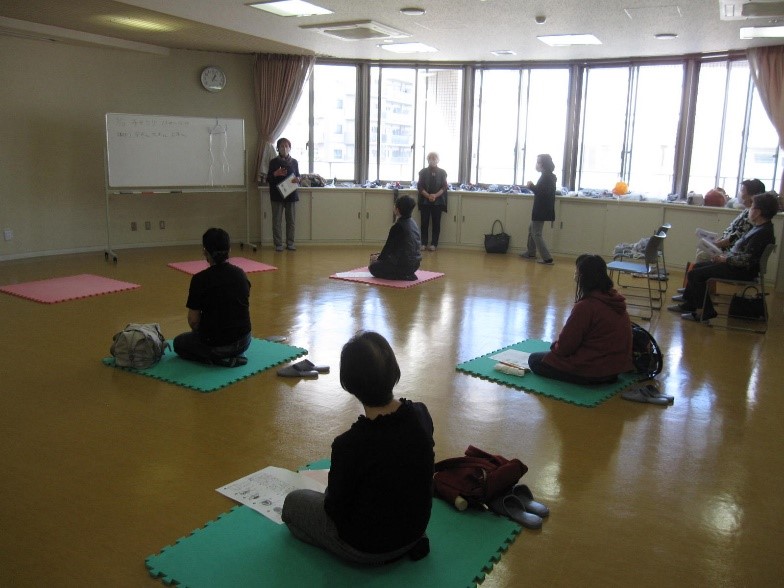 【柳町地域ケアプラザ】地域活動交流　布ぞうり作り