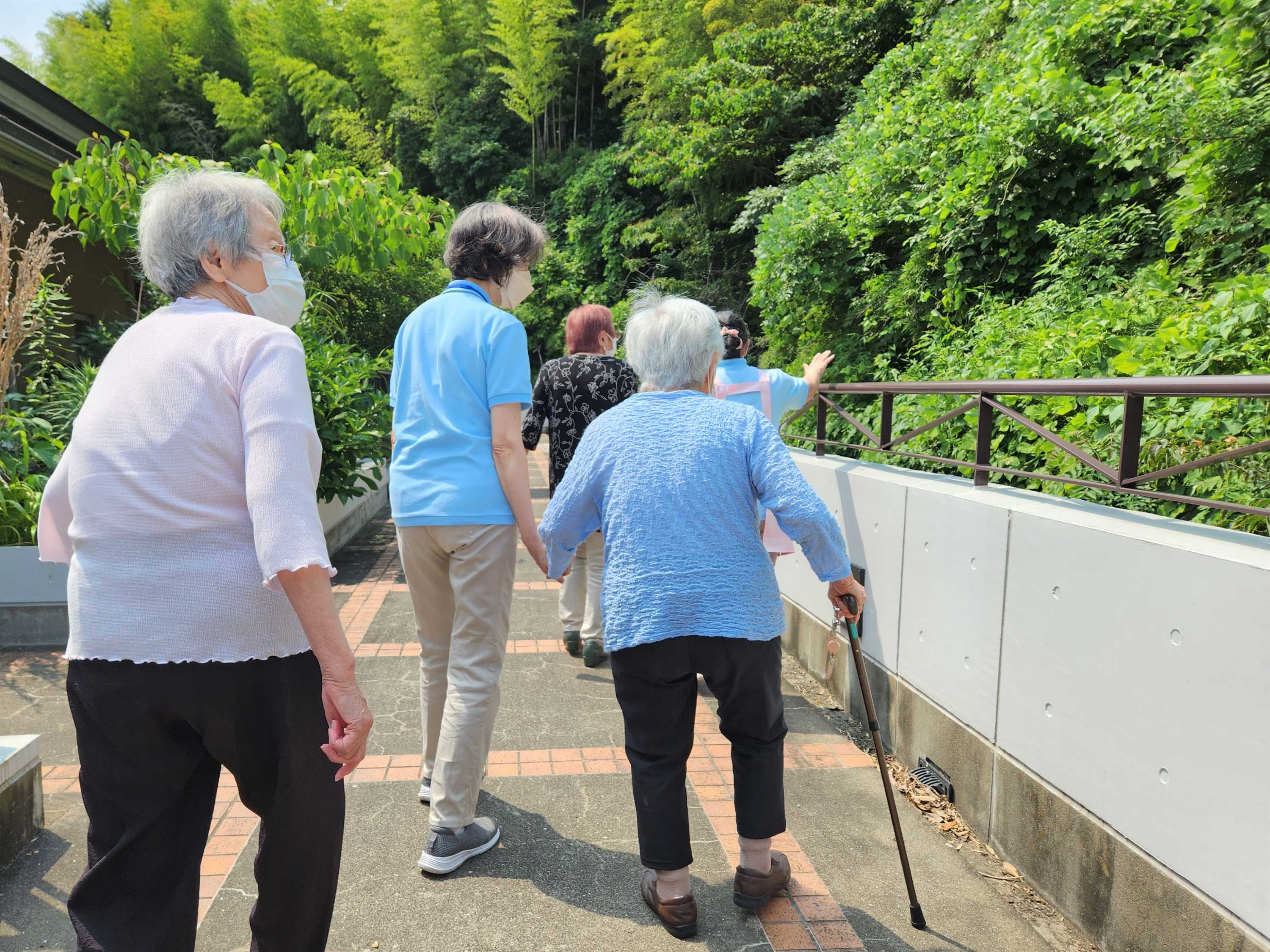 【釜利谷地域ケアプラザ】6月　運動！竹の子広場へ