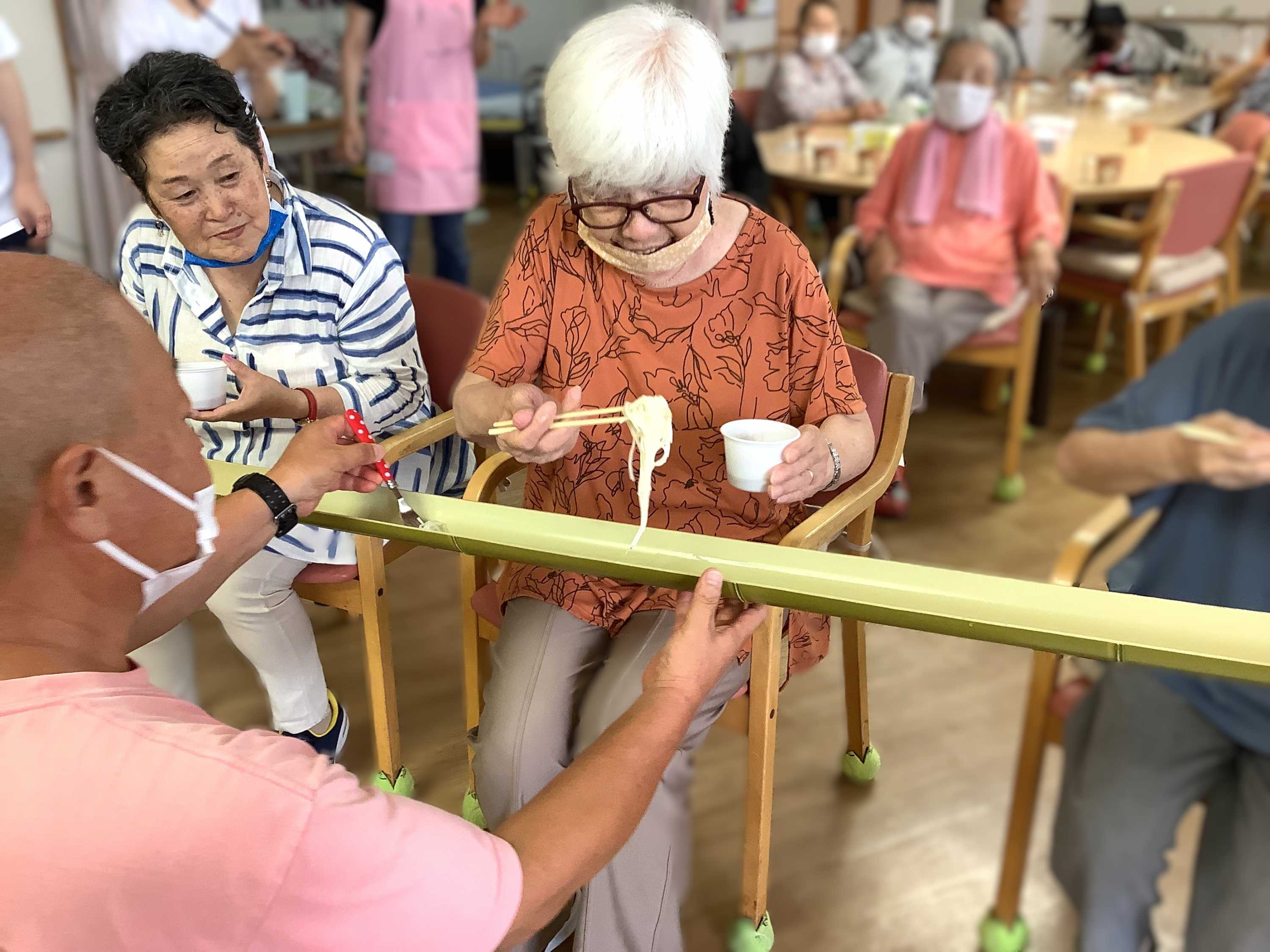 【釜利谷地域ケアプラザ】８月　流しそうめん