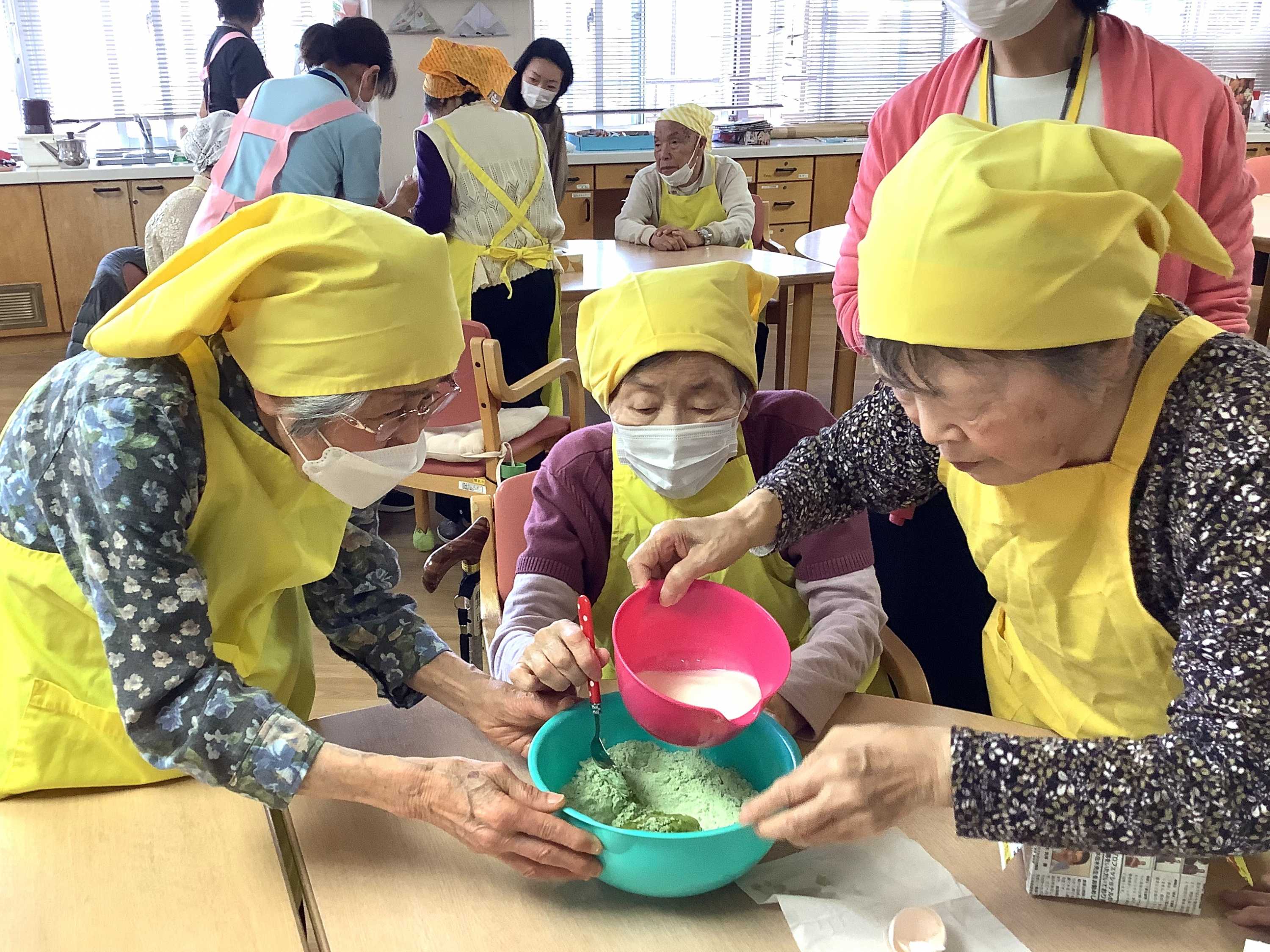 【釜利谷地域ケアプラザ】5月のおやつレクは抹茶どらやき～♪