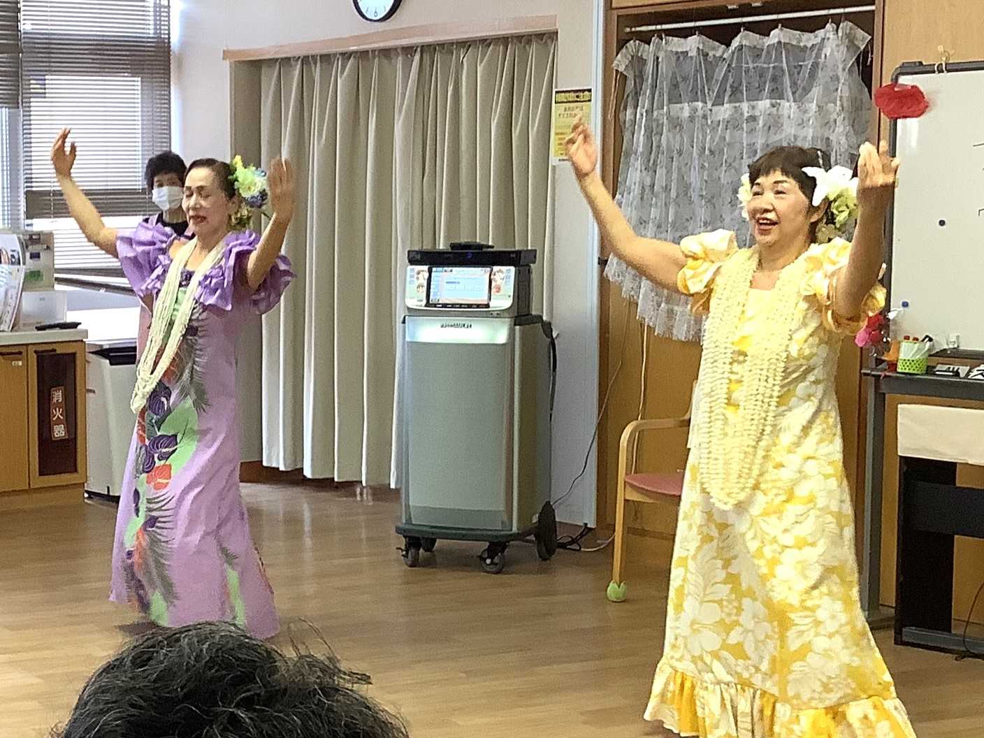【釜利谷地域ケアプラザ】6月　ウクレレ演奏とフラダンスに心躍りました