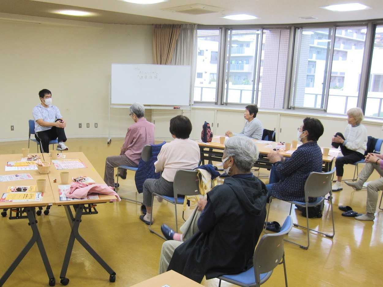 【柳町地域ケアプラザ】10/15　おしゃべりカフェ「健康体操」