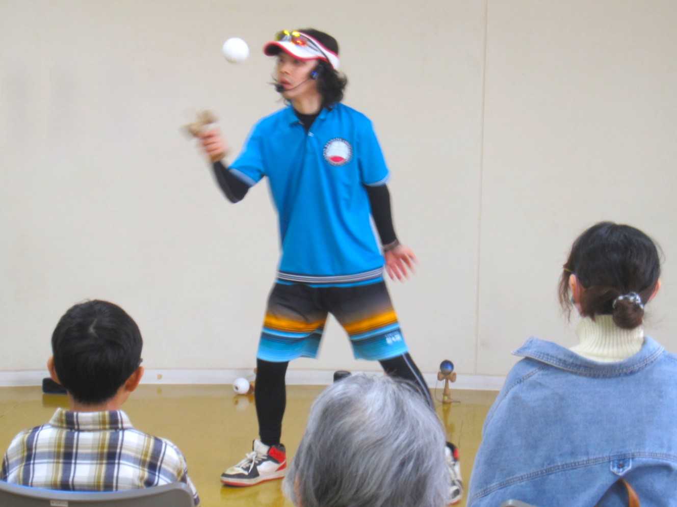 【柳町地域ケアプラザ】3/29　ヨコけんさんのけん玉パフォーマンス